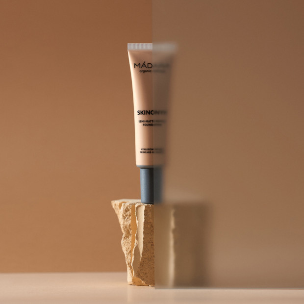 MADARA SKINONYM fond de teint semi-mat aux peptides 30 ROSE IVORY, 30ml | Parashop.com